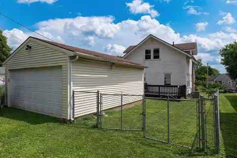Exterior - 308 Ridge Rd, Springfield, OH 45503 photo 6 of 7