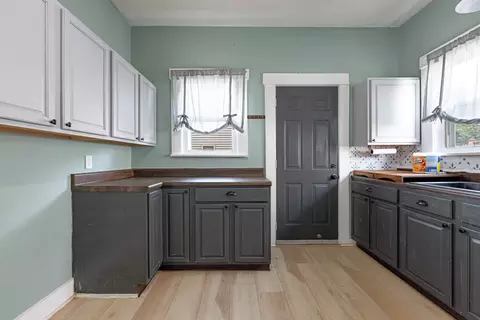 Kitchen - 308 Ridge Rd, Springfield, OH 45503 photo 2 of 4