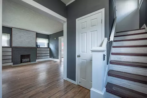 Entry Way - 308 Ridge Rd, Springfield, OH 45503 photo 2 of 2