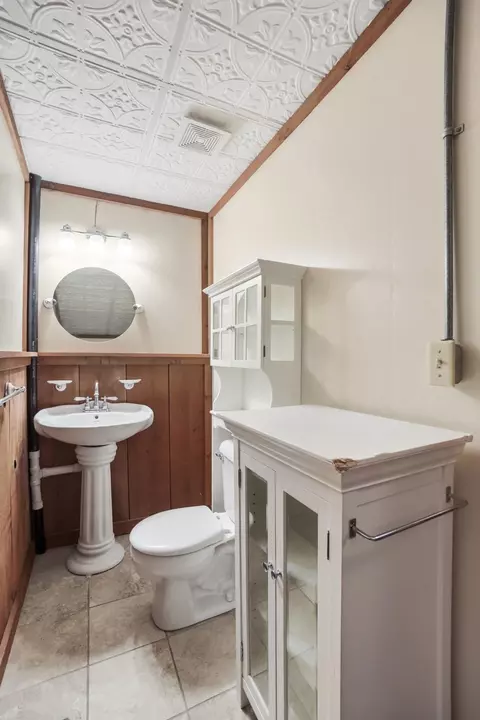 Bath - 649 E High St, Springfield, OH 45505 photo 2 of 9