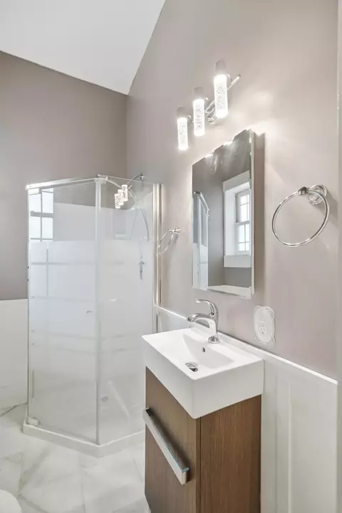 Bath - 649 E High St, Springfield, OH 45505 photo 6 of 9