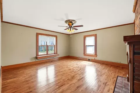 Living - 649 E High St, Springfield, OH 45505 photo 4 of 12