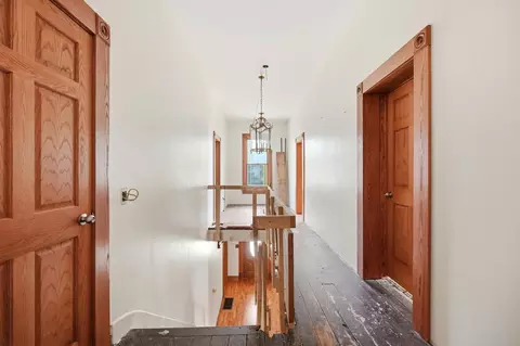 Entry Way - 649 E High St, Springfield, OH 45505 photo 3 of 5