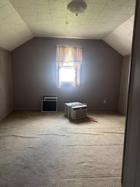 Bedroom - 122 W Clay St, Sidney, OH 45365 photo 2 of 2