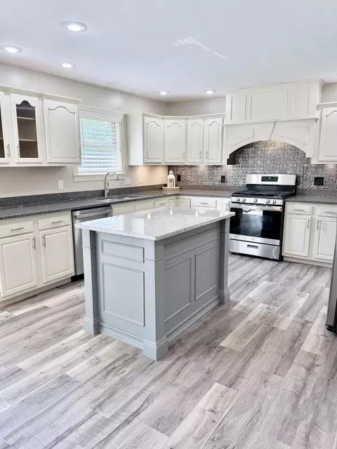 Kitchen - 537 E Hoewisher Rd, Sidney, OH 45365 photo 1 of 6