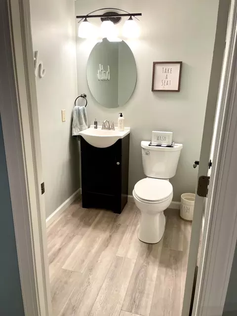 Bath - 537 E Hoewisher Rd, Sidney, OH 45365 photo 5 of 5