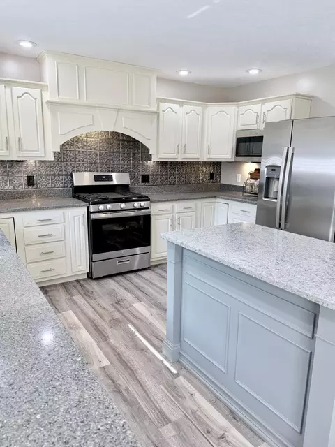 Kitchen - 537 E Hoewisher Rd, Sidney, OH 45365 photo 3 of 6