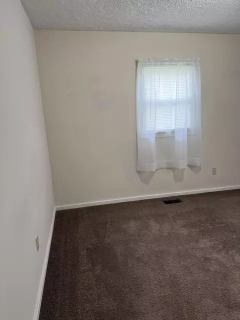 Bedroom - 2818 Morton Dr, Springfield, OH 45505 photo 3 of 4