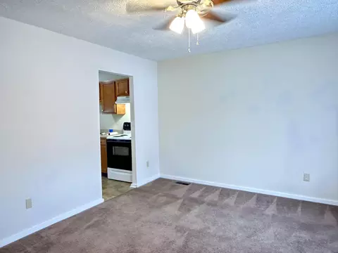 Living - 2818 Morton Dr, Springfield, OH 45505 photo 2 of 3