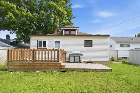 Exterior - 1537 W Pleasant St, Springfield, OH 45506 photo 5 of 11