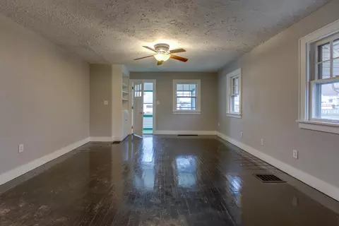 Living - 1015 Beacon St, Springfield, OH 45505 photo 2 of 2
