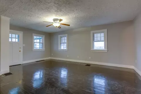 Living - 1015 Beacon St, Springfield, OH 45505 photo 1 of 2