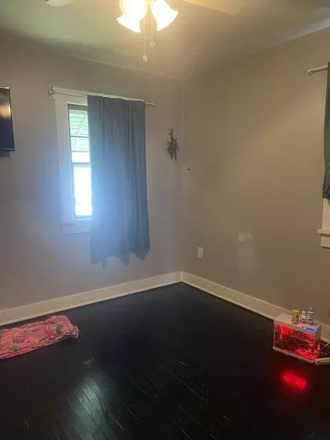 Bedroom - 1015 Beacon St, Springfield, OH 45505 photo 2 of 3