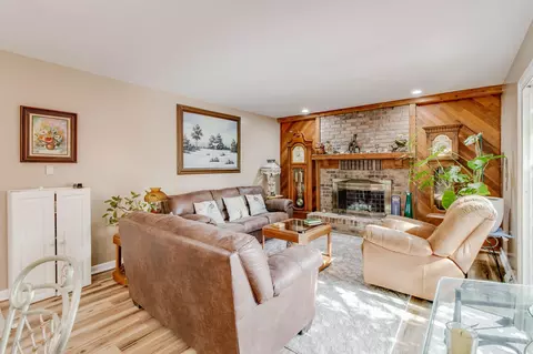 Living - 1613 Miles Rd, Cincinnati, OH 45231 photo 2 of 2