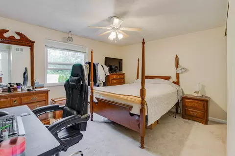 Bedroom - 1613 Miles Rd, Cincinnati, OH 45231 photo 4 of 5