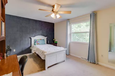 Bedroom - 1613 Miles Rd, Cincinnati, OH 45231 photo 1 of 5