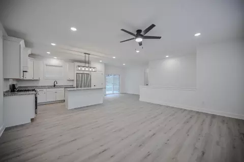 Living - 1783 Northpoint Rd, Springfield, OH 45503 photo 4 of 4