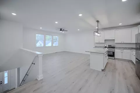 Living - 1783 Northpoint Rd, Springfield, OH 45503 photo 2 of 4