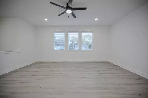 Living - 1783 Northpoint Rd, Springfield, OH 45503 photo 3 of 4