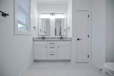Bath - 1783 Northpoint Rd, Springfield, OH 45503 photo 3 of 6