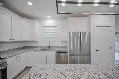 Kitchen - 1783 Northpoint Rd, Springfield, OH 45503 photo 3 of 3
