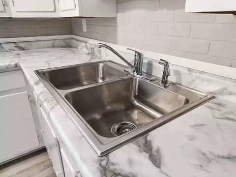 Kitchen - 23 N Douglas Ave, Springfield, OH 45503 photo 3 of 4