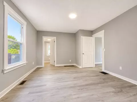 Living - 23 N Douglas Ave, Springfield, OH 45503 photo 4 of 6