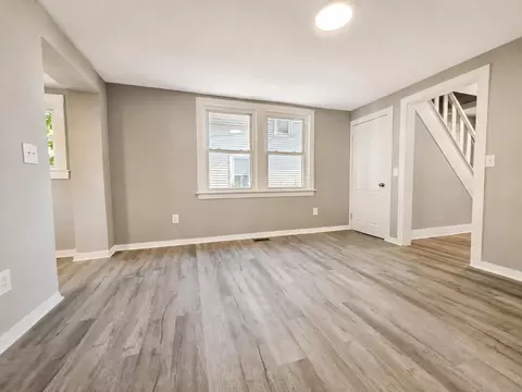 Living - 23 N Douglas Ave, Springfield, OH 45503 photo 5 of 6