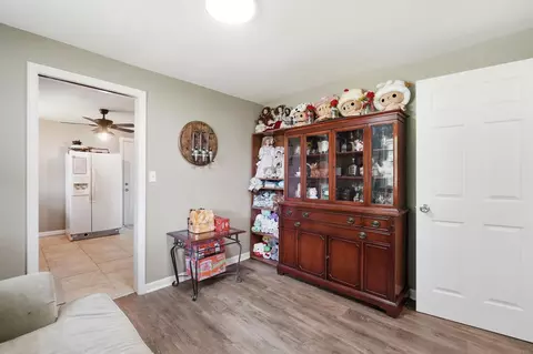 Entry Way - 1450 Moorefield Rd, Springfield, OH 45503 photo 3 of 3