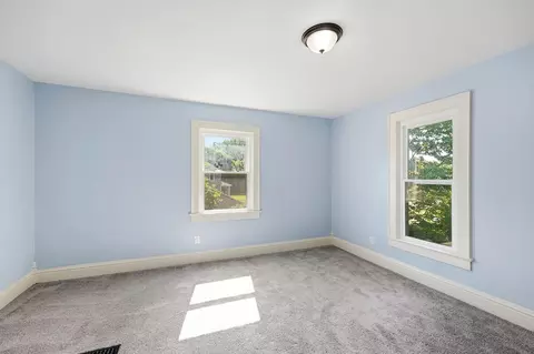 Bedroom - 209 W Euclid Ave, Springfield, OH 45506 photo 4 of 9