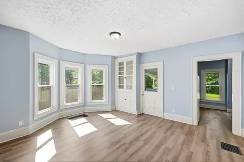Living - 209 W Euclid Ave, Springfield, OH 45506 photo 3 of 4