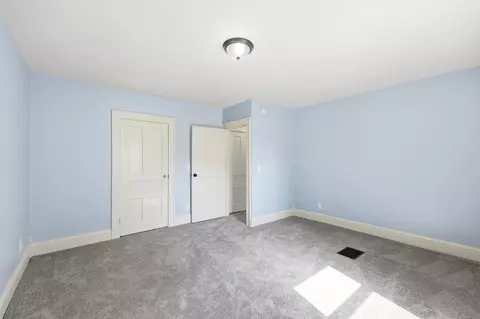 Bedroom - 209 W Euclid Ave, Springfield, OH 45506 photo 5 of 9