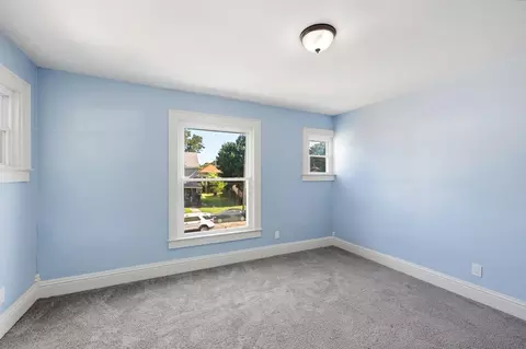 Bedroom - 209 W Euclid Ave, Springfield, OH 45506 photo 6 of 9