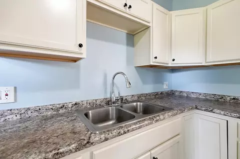 Kitchen - 209 W Euclid Ave, Springfield, OH 45506 photo 2 of 2