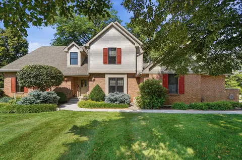 2340 Rockingham Dr, Troy, OH 45373