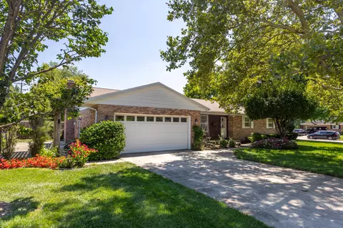 801 N Dorset Rd, Troy, OH 45373