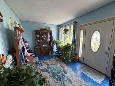 Entry Way - 1404 Stephens Rd, Sidney, OH 45365 photo 1 of 3