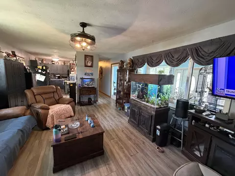 Living - 1404 Stephens Rd, Sidney, OH 45365 photo 3 of 4