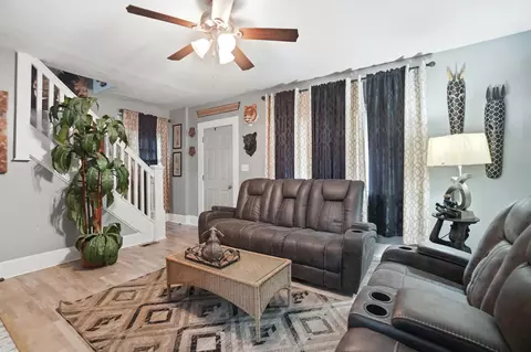 Living - 1587 Charles St, Springfield, OH 45505 photo 5 of 6