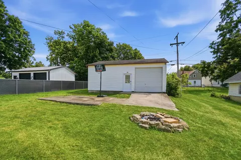 Exterior - 1587 Charles St, Springfield, OH 45505 photo 6 of 12
