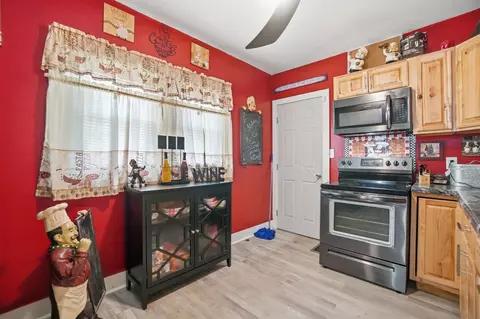 Kitchen - 1587 Charles St, Springfield, OH 45505 photo 2 of 4