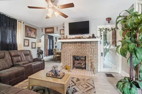 Living - 1587 Charles St, Springfield, OH 45505 photo 2 of 6