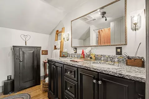 Bath - 7646 N River Rd, Springfield, OH 45502 photo 4 of 5