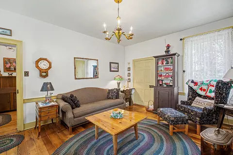 Living - 7646 N River Rd, Springfield, OH 45502 photo 2 of 3