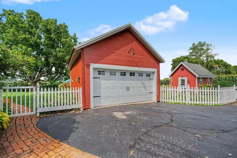 Exterior - 7646 N River Rd, Springfield, OH 45502 photo 10 of 30