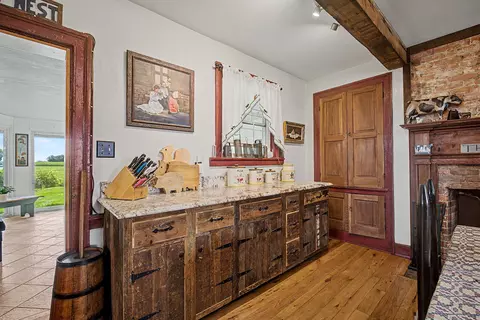 Kitchen - 7646 N River Rd, Springfield, OH 45502 photo 4 of 6