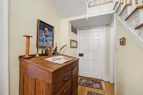 Entry Way - 7646 N River Rd, Springfield, OH 45502 photo 3 of 10
