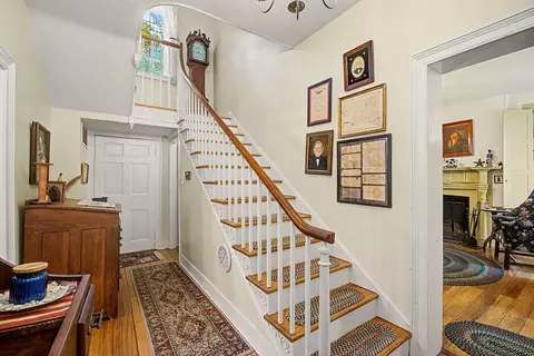 Entry Way - 7646 N River Rd, Springfield, OH 45502 photo 2 of 10