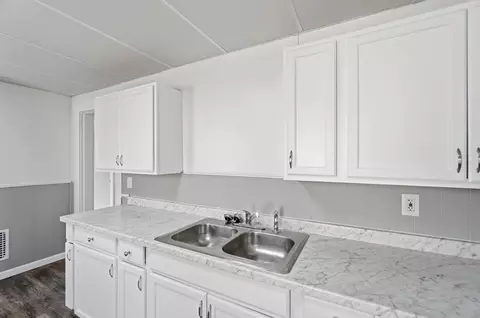 Kitchen - 462-462 5 Stanton Ave, Springfield, OH 45503 photo 4 of 4