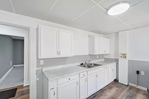 Kitchen - 462-462 5 Stanton Ave, Springfield, OH 45503 photo 3 of 4